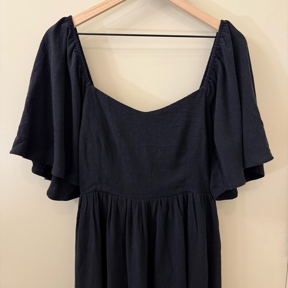 SugarLips Saint Tropez Cassia Tie Back Linen Midi Dress in black linen summer - Picture 6 of 14